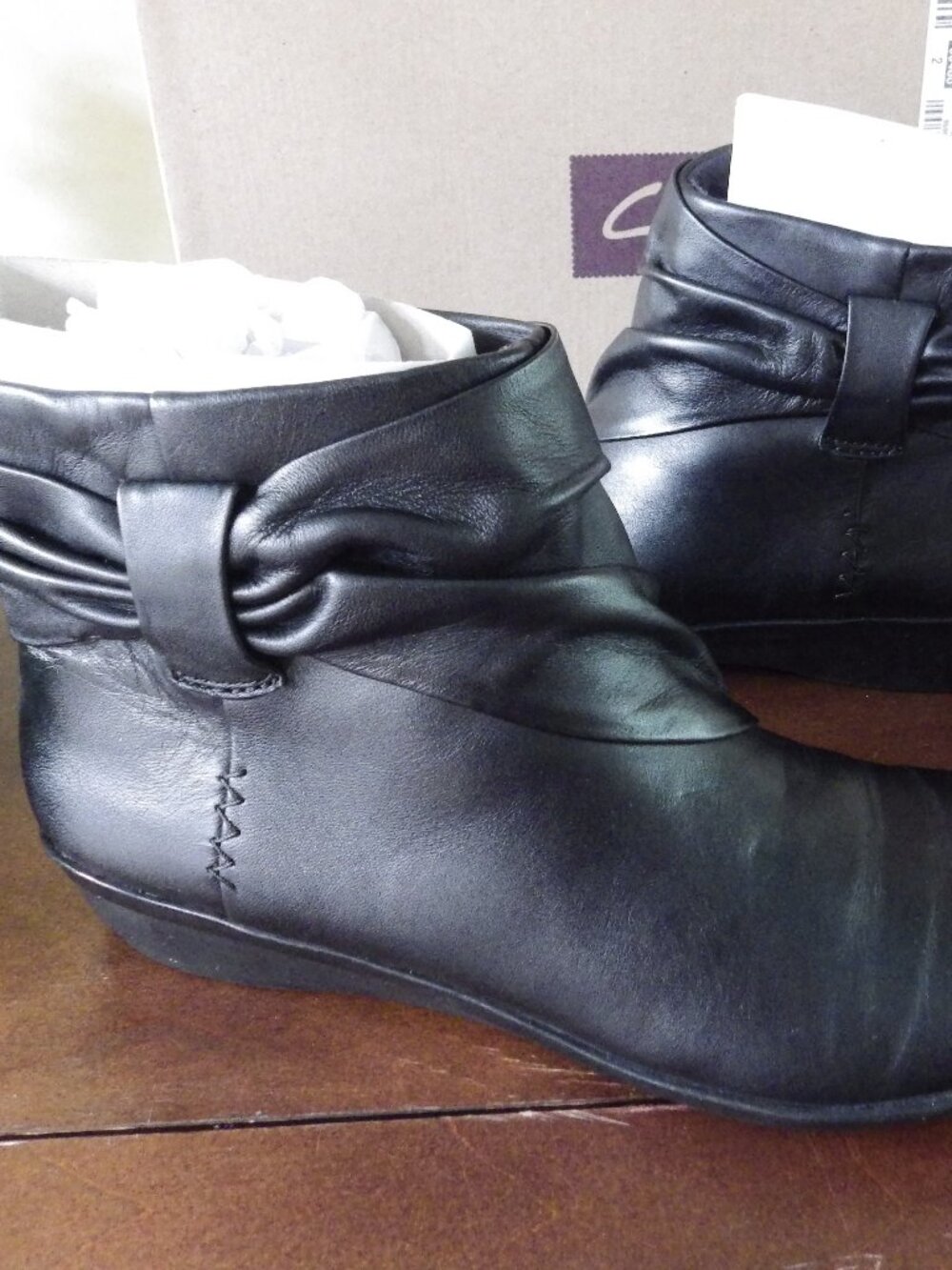 Clarks Everlay Mandy Ankle Boots/ Black Leather/ 9N